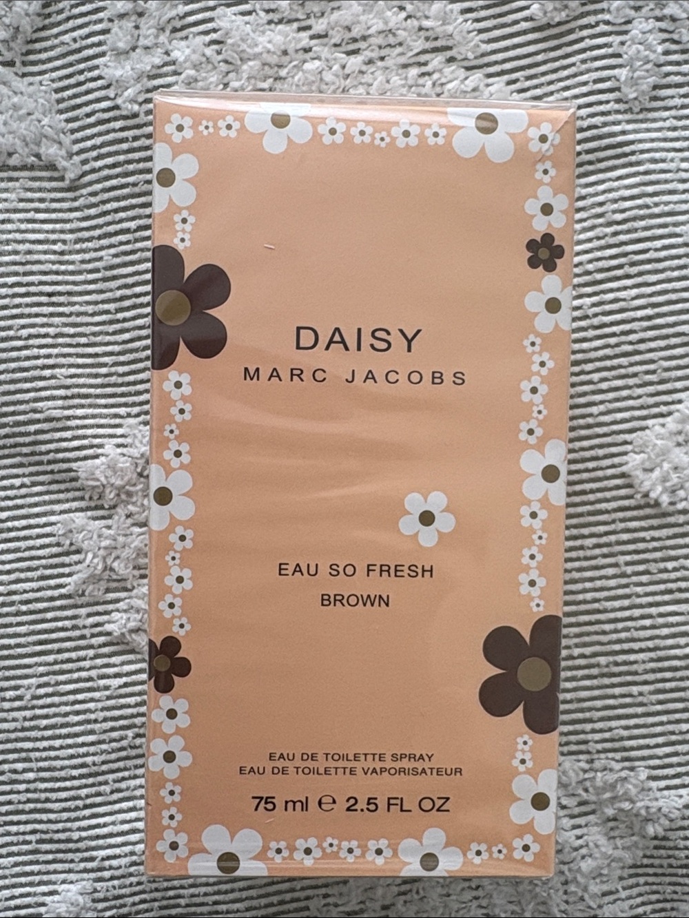 Daisy Eau So Fresh Brown Perfume Box — Peach Floral Design